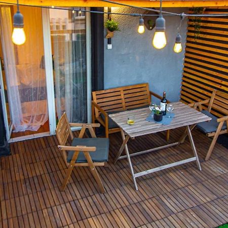 Apartment With Panoramic Terrace In City Center ブカレスト エクステリア 写真